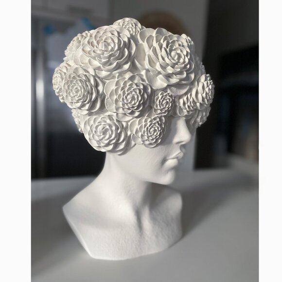 Elizabeth Flower Head Torso Vase - Female Succulent Planter / Decor / Scuplture - Picture 2 of 8